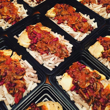 Roasted chicken breast w veg chilli with quinoa pasta - Nourish NB