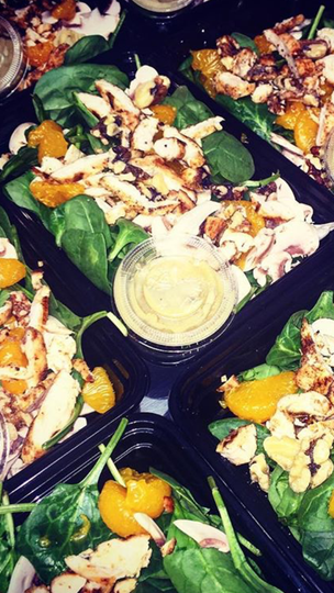 Chicken Spinach Mandarin Salad with Almonds and Asian Vin‏aigrette - Nourish NB
